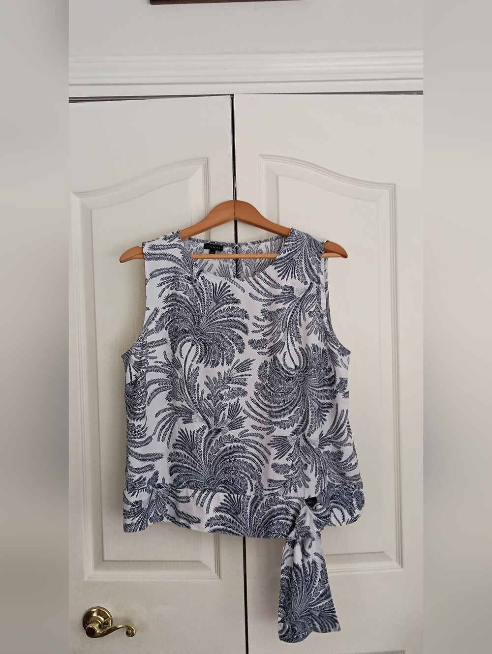 Talbots White Sleeveless Palm-Print Tie-Hem Top